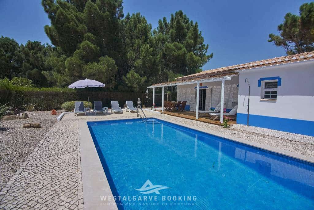 Casa Pinheiro ist ein modern Ferienhaus mit privaten Pool zum wohlfühlen. Buchen Sie dieses schöne Ferienhaus jetzt mit Westalgarve-booking.com !